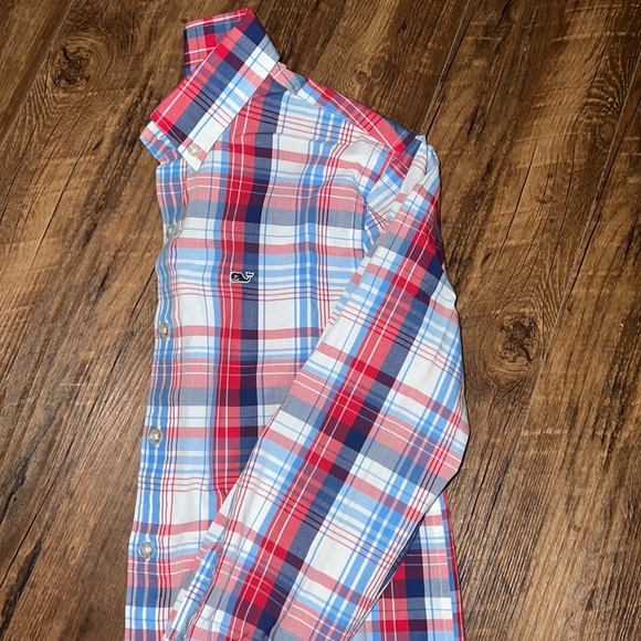 Vineyard Vines Other - Boy’s Vineyard Vines Button Down, size M
